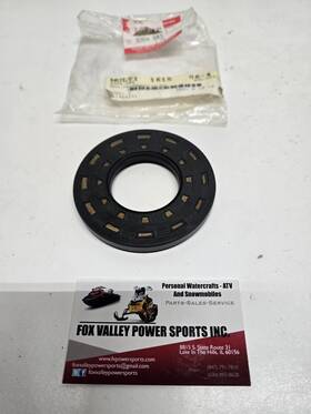 Arctic Cat 3004-085 Brand New Oem Nos Thundercat Lh Crankshaft Seal 1993-1994
